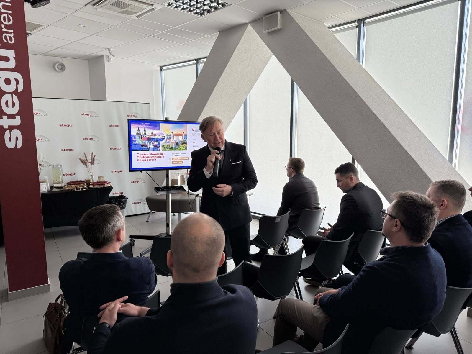 spotkanie w urzędzie miejskim w opolu